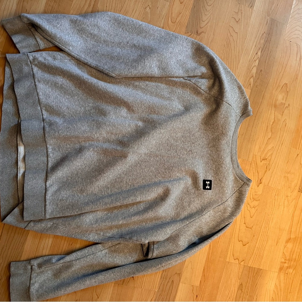Under Armour Gray Crewneck Sweater with Ribbed Cuffs